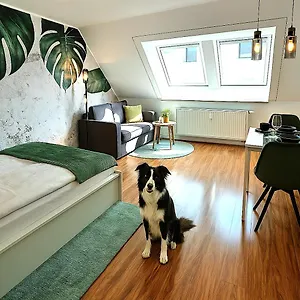  Apartment Homely Serenity Greens - Stylisch Studio-apartment With Kitchen - 10 Min To Station, Pet Friendly Deutschland
